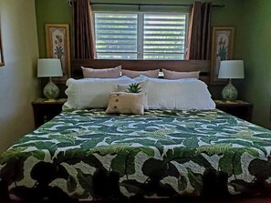 3 bedrooms, desk, iron/ironing board, travel cot