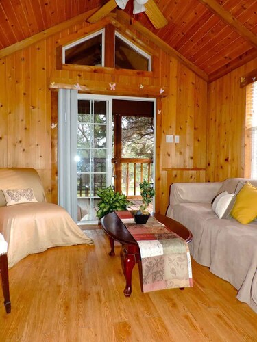 Moderne Holzblockhaus auf 30 Acre Mini-Resort / Ranch (siehe # 67819) in der Nähe Boerne