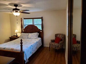 3 bedrooms, iron/ironing board, free WiFi, bed sheets