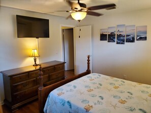 3 bedrooms, iron/ironing board, free WiFi, bed sheets