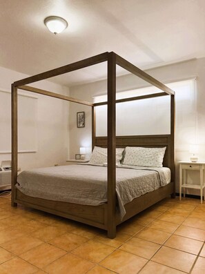 3 bedrooms, iron/ironing board, travel cot, WiFi