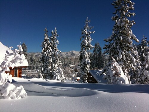 Big Bear Lake Charming Cabin