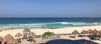 DISCOUNTS OFFERED!!Immaculate Mexican Villa with Stunning view to the Caribbean 