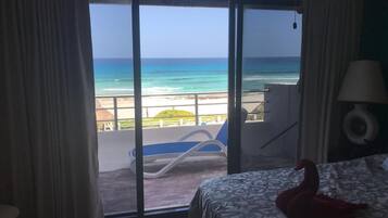 3 bedrooms, iron/ironing board, travel cot, free WiFi