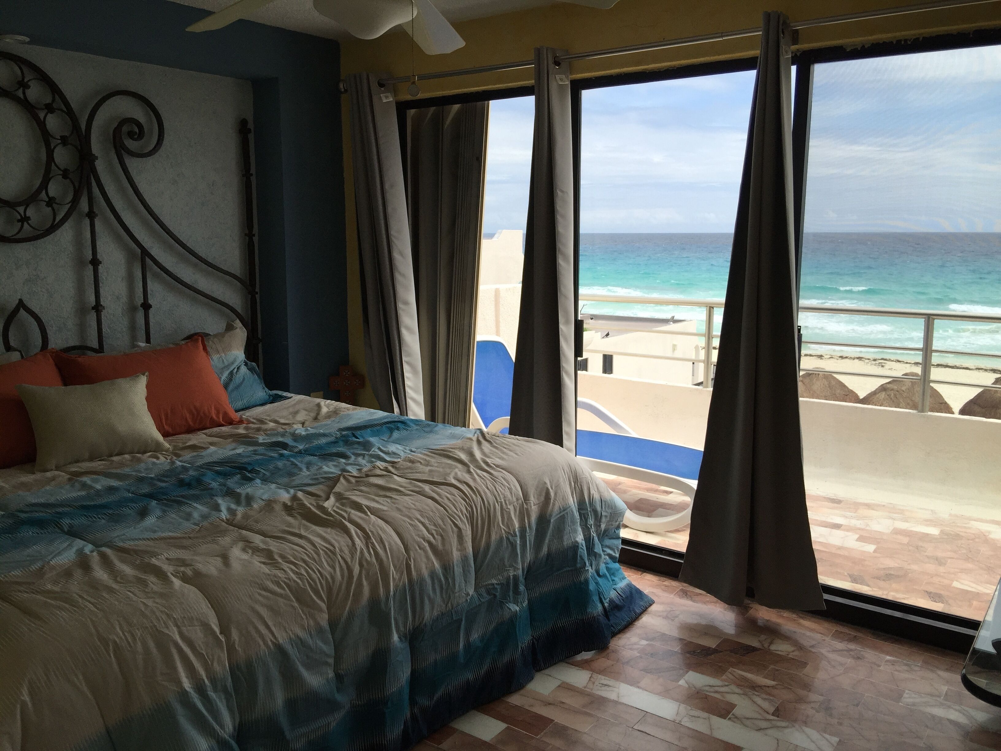 3 bedrooms, iron/ironing board, travel crib, free WiFi