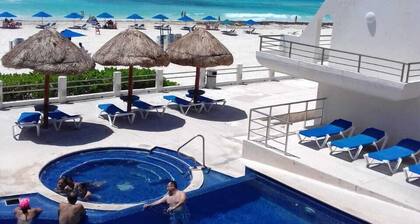 DISCOUNTS OFFERED!!Immaculate Mexican Villa with Stunning view to the Caribbean