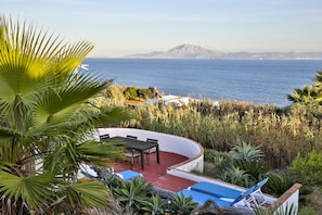 Outdoor dining - WIFI Beach Front Villa Amazing Views (Tarifa)