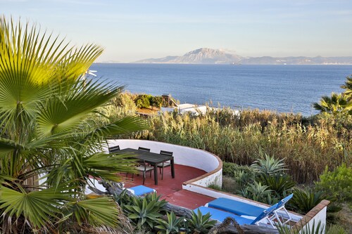 WIFI Beach Front Villa Amazing Views