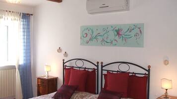1 Schlafzimmer, BĂŒgeleisen/BĂŒgelbrett, kostenloses WLAN, BettwĂ€sche