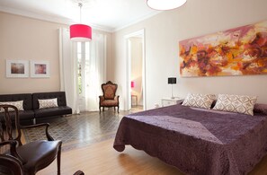 4 bedrooms, iron/ironing board, free WiFi, bed sheets