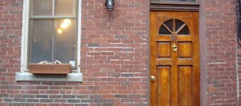 Historic Beacon Hill Duplex -2 bed 1.5 bathrooms Condo -heart of Boston