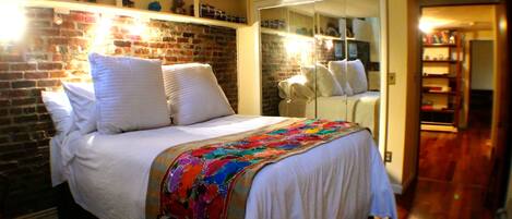 2 bedrooms, in-room safe, desk, iron/ironing board