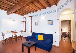 TV - Lauraholidayhouse the heart of Florence (Firenze)