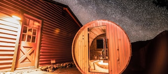 Tiny Mountain View Sauna Cabin on 1.5 acres in the Coconino National Forest