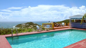 Utendørsbasseng