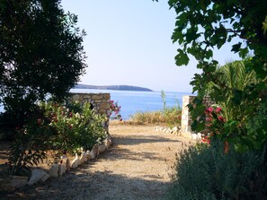 Property grounds - Blue and sea view Maisonette (paros)