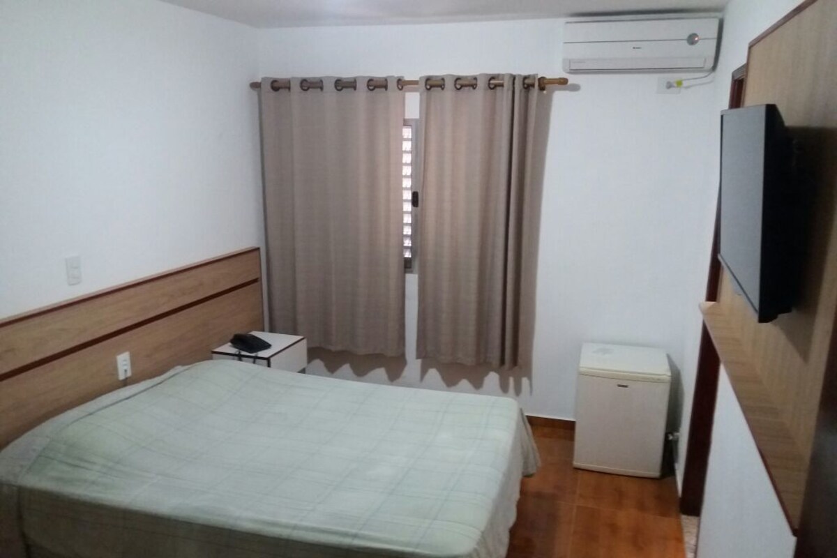 Chambre Double, 1 grand lit | Minibar, bureau, rideaux occultants, Wi-Fi gratuit