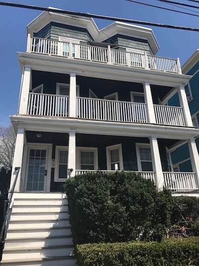 Spacious and Clean 2 Bedroom in Dorchester Neighborhood of Boston