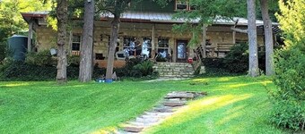 Grand View House on Hamilton Creek