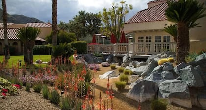 "Oasis Mtn View"Condo
2 Primary Suites,2.5 Bath, Tennis,Pickleball,8 Pools/Spas