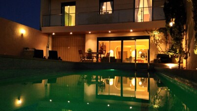 Centro de Mallorca! Hermosa casa de pueblo grande con piscina, garaje, jardín y gimnasio