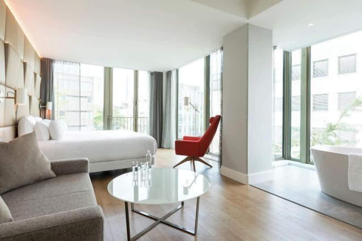 1 bilik tidur, peralatan tempat tidur premium, bar mini