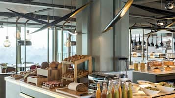 Desayuno buffet todos los días (con cargo)