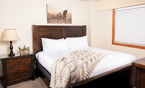 2 bedrooms, iron/ironing board, travel crib, free WiFi - Vantage Point 104 - 2 Bedroom Gold (Circle Vail)