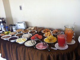 Desayuno buffet incluido todos los días 