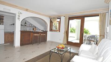 Smart TV, libri, stampante