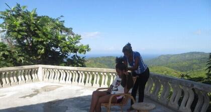 Perfect home for rest and relaxation. Breathtaking view of the carribean sea.