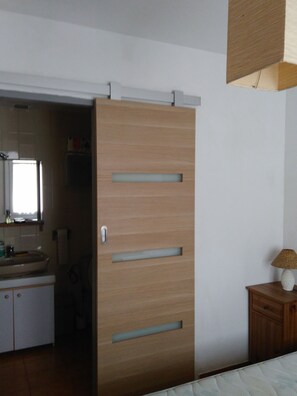 1 bedroom, desk, soundproofing, iron/ironing board - Holiday residence on the Costa Brava (ROSES)