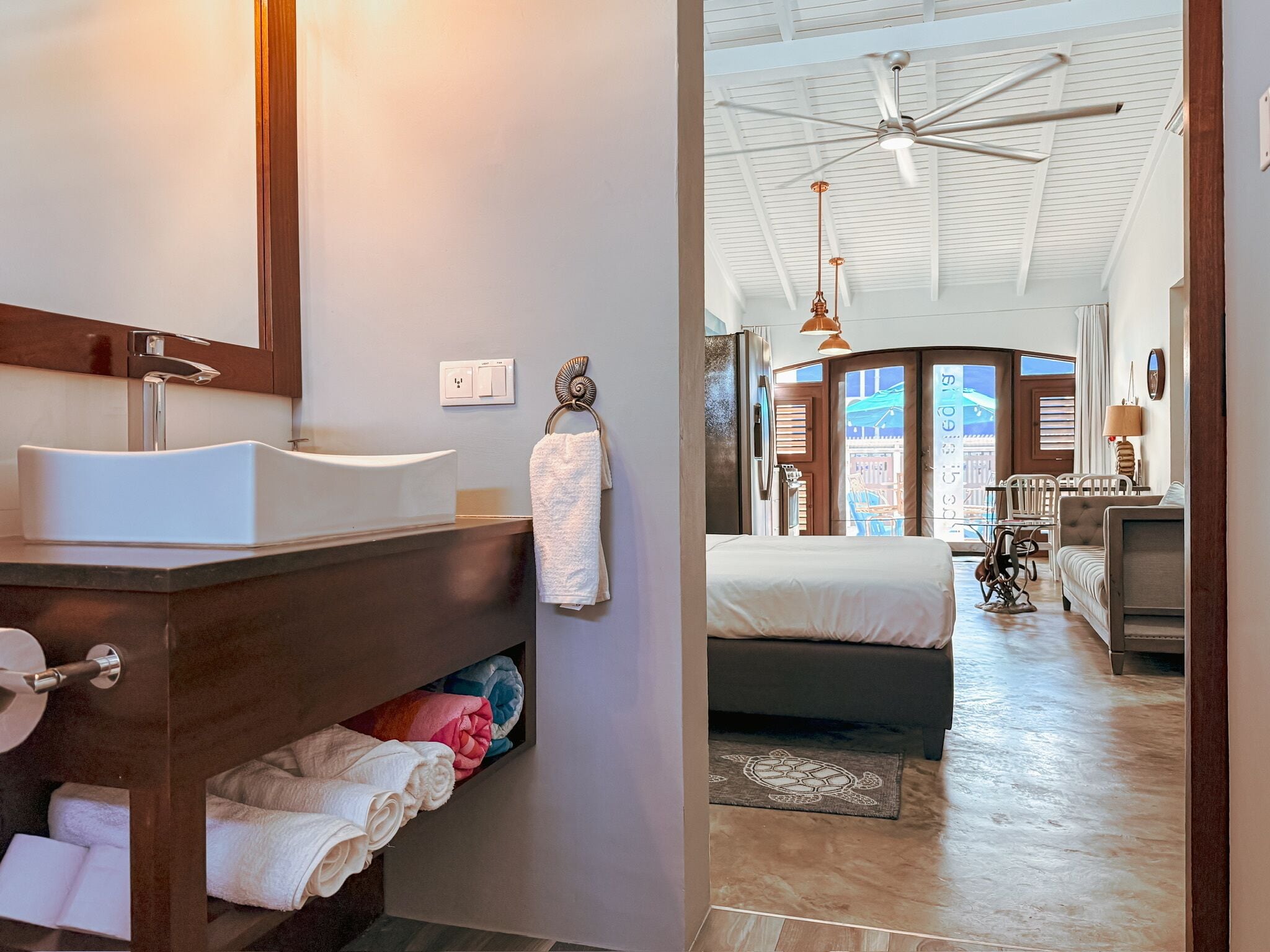 Wifi gratis y ropa de cama 