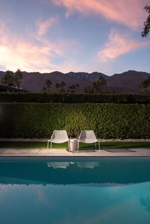 Outdoor pool, a heated pool - LOVE ... and MISCHIEF in Historic Twin Palms (Palm Springs)