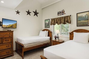 2 bedrooms, iron/ironing board, travel crib, free WiFi