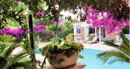 BEAUTIFUL HOUSE, PRIVATE POOL, 150 M FROM THE SEA, AIR-CONDITIONED GOLF DE SAINT TROPEZ