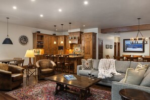 Flat-screen TV, fireplace