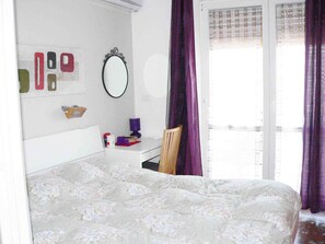 Family Room, Ensuite | Premium bedding, individually decorated, individually furnished, desk - Il tetto di San Paolo (Rome)