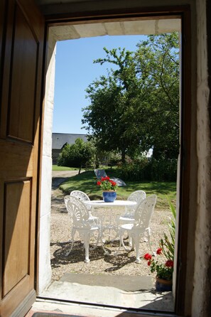 Outdoor dining - Charming cottage les châtaigniers le Puits 2 bedrooms (Bretteville-Du-Grand-Caux)