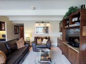 TV, fireplace - Landmark 304 - 2 Bedroom Platinum (Vail)