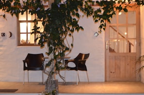 Terrace/patio - Suite Sol with beautiful gardens In Historical Quito (Quito)