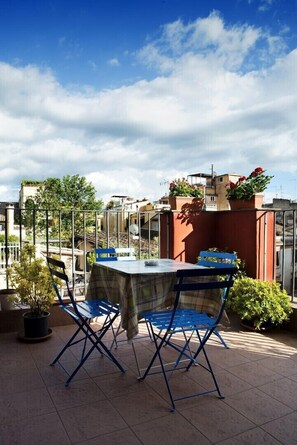 Outdoor dining - CITY CENTER, TRASTEVERE, VATICAN, COLOSSEUM, IMPERIAL FORUMS, CITY VIEW (Roma)