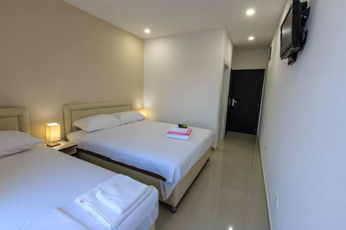 Roupas de cama premium, escrivaninha