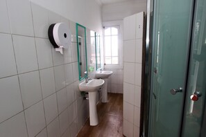 Hair dryer, towels - Viva Hostel (Santiago)
