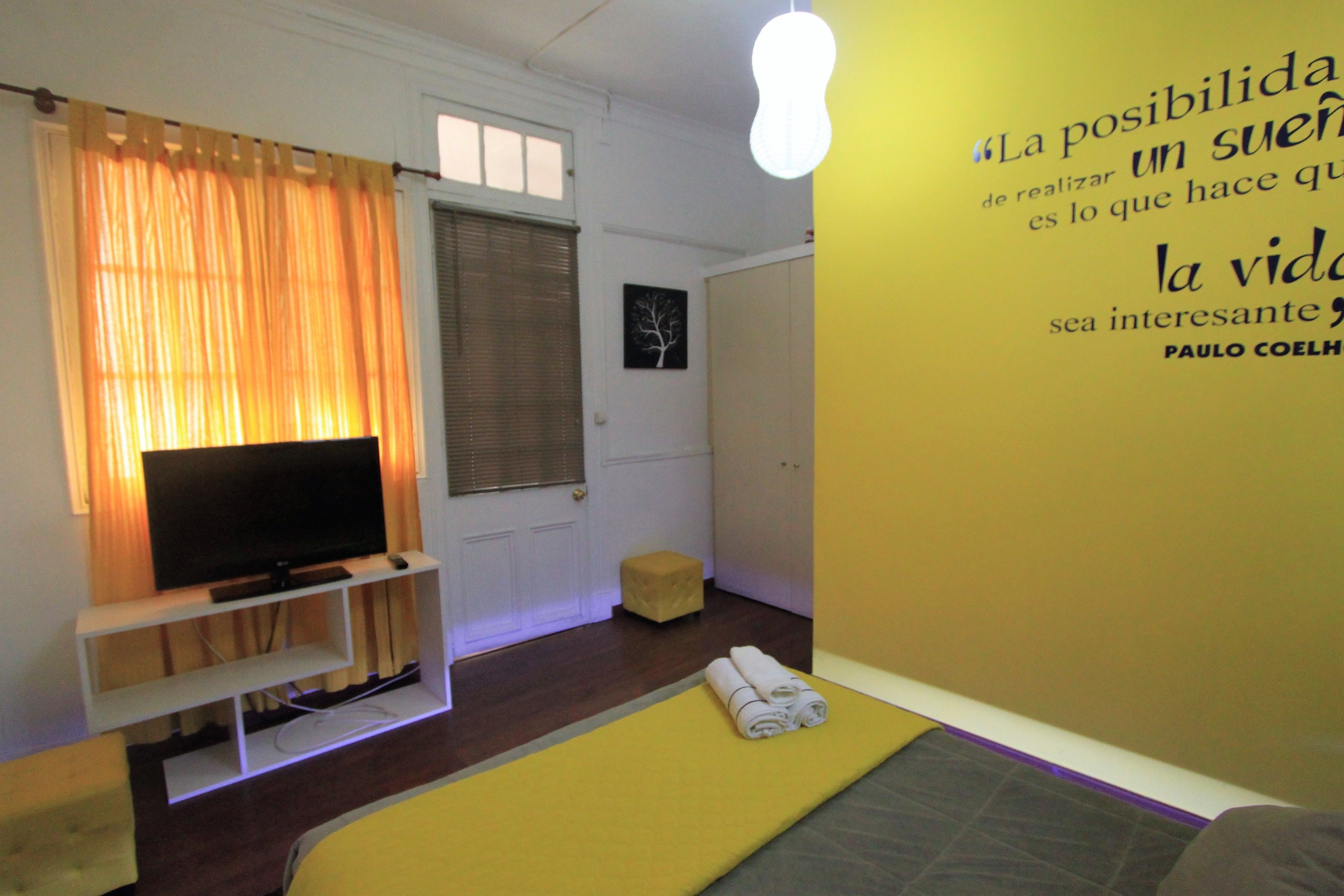 Double plus a single with Private Bathroom(HAB1) | Een strijkplank/strijkijzer, gratis wifi