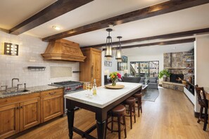 Fridge, microwave, oven, stovetop - Landmark 207 - 3 Bedroom Platinum (Vail)