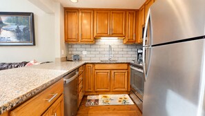 Fridge, microwave, oven, stovetop - Landmark 208 - 3 Bedroom Platinum (Vail)