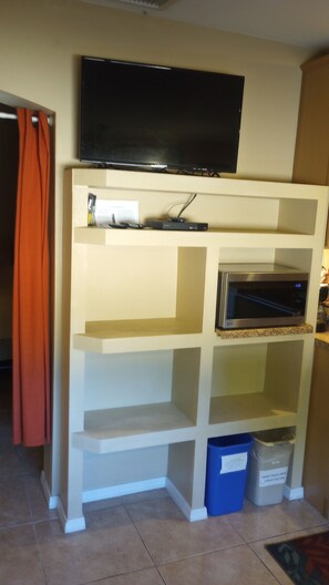 Interior - Studio Apt in Tempe. Students/Traveling nurses. Sleeps 2. (TEMPE)