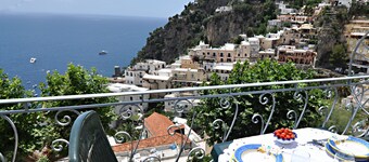 Sostella-Positano Center-Guest 7 Adults+1 Kids in 4 Bedrooms, 4 Baths- WiFi & AC