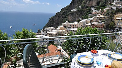 Sostella-Positano Center-Guest 7 Adults+1 Kids in 4 Bedrooms, 4 Baths- WiFi & AC